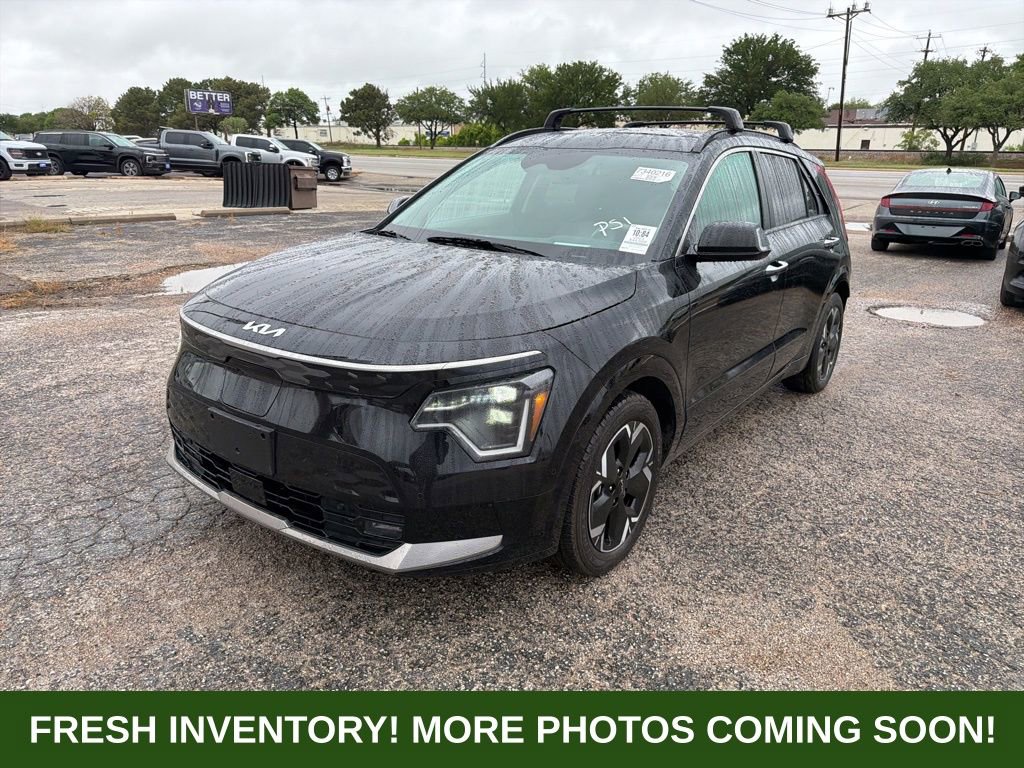 Used 2023 Kia Niro Wave w/ Wave Preserve Package FWD image 3