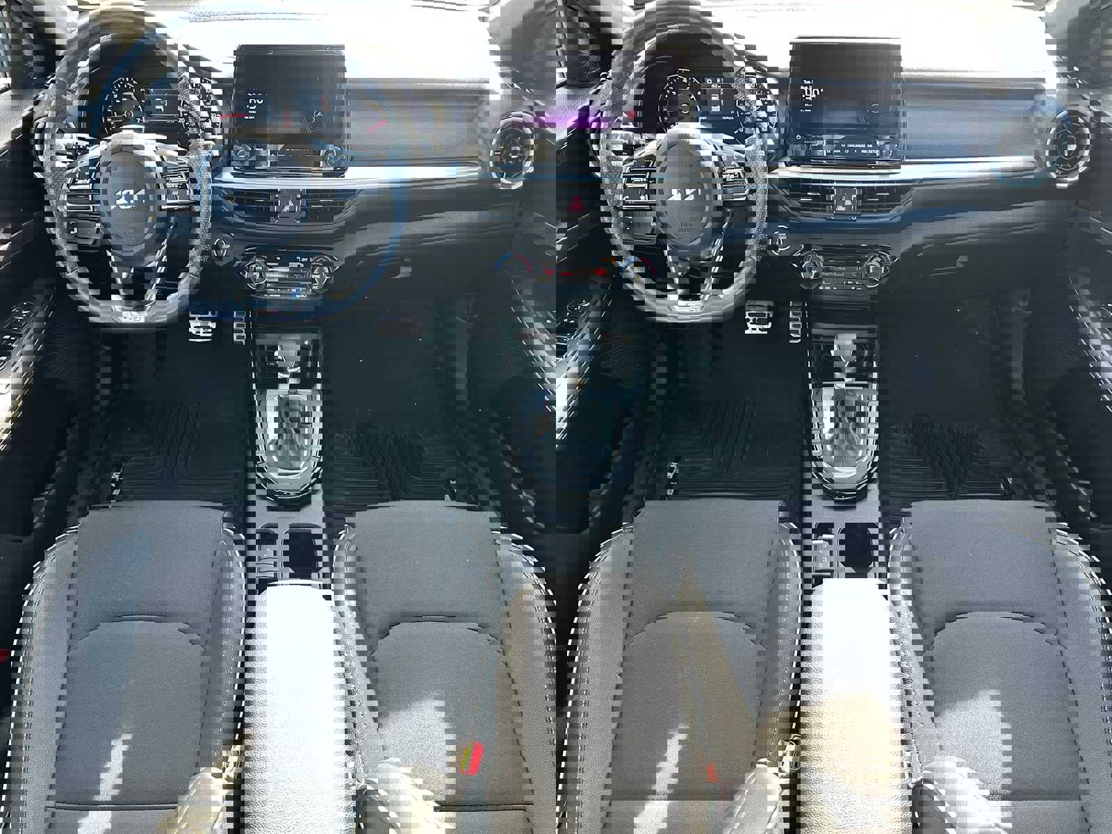 Used 2023 Kia Forte GT-Line w/ GT-Line Premium Package image 16