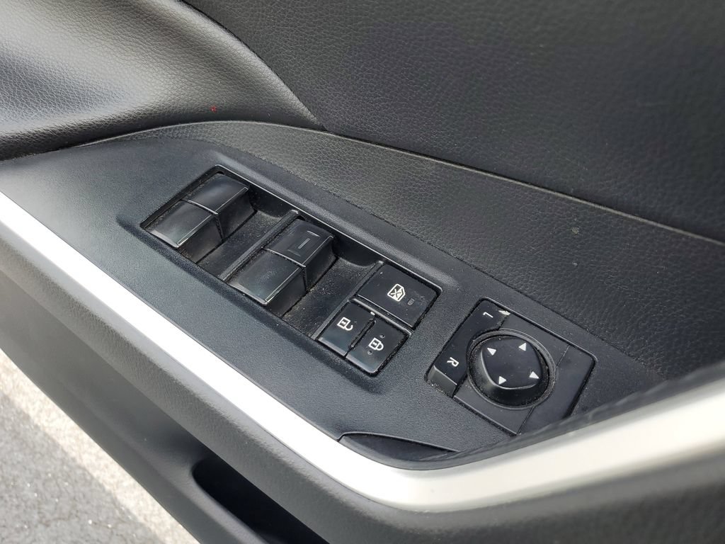 Used 2019 Toyota RAV4 XLE w/ Convenience Package FWD image 30