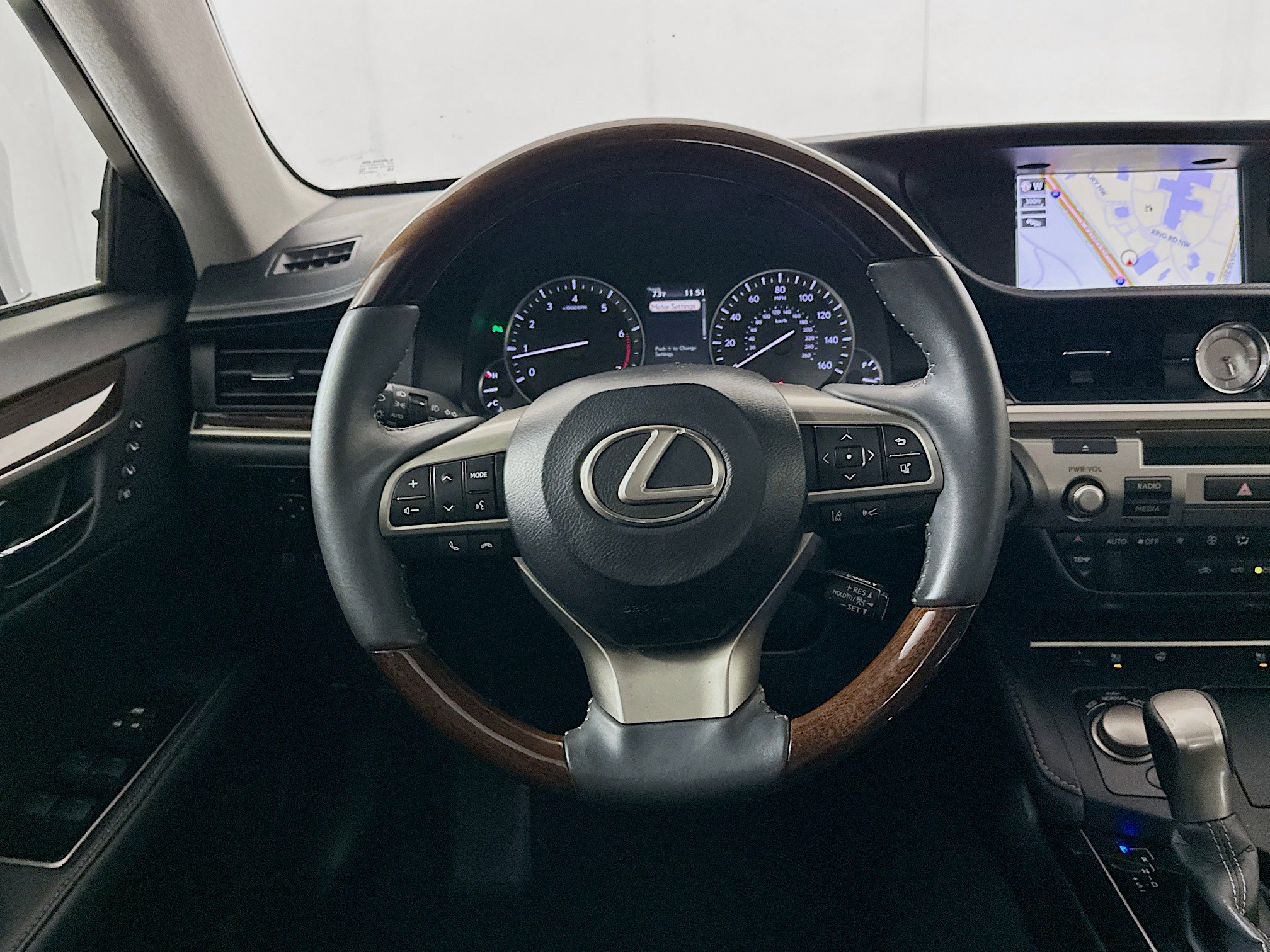 Used 2017 Lexus ES 350 w/ Navigation System Package image 17