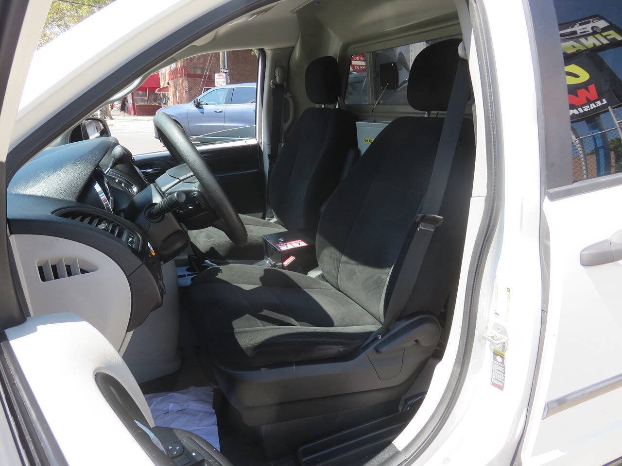 Used 2013 RAM C/V Tradesman FWD image 14