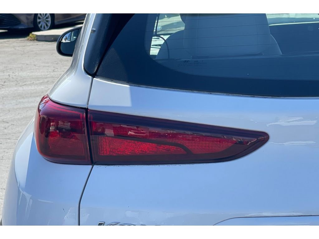 Used 2022 Hyundai Kona SE image 14