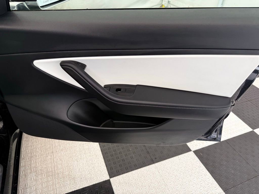 Used 2020 Tesla Model 3 Performance image 21