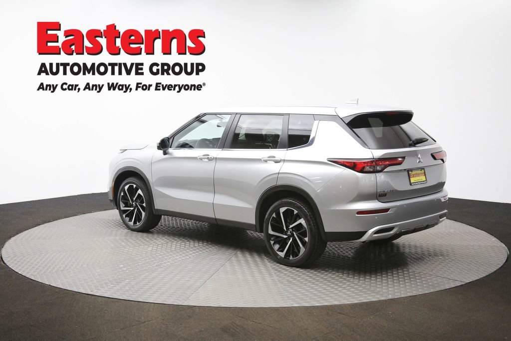 Used 2024 Mitsubishi Outlander SE image 62