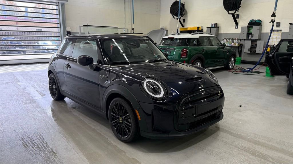 Certified 2024 MINI Cooper SE FWD image 3