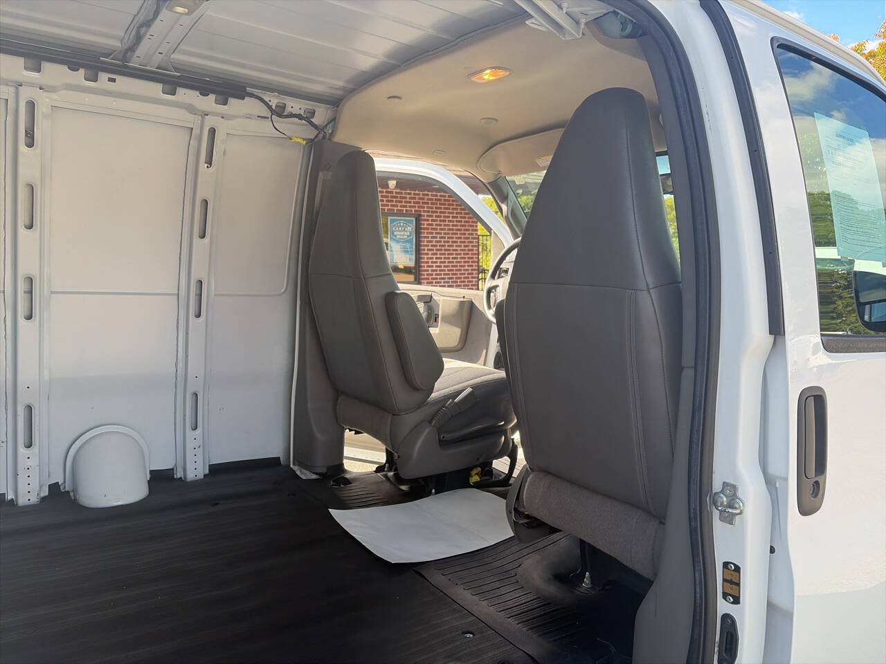 Used 2022 Chevrolet Express 2500 w/ Driver Convenience Package RWD image 18