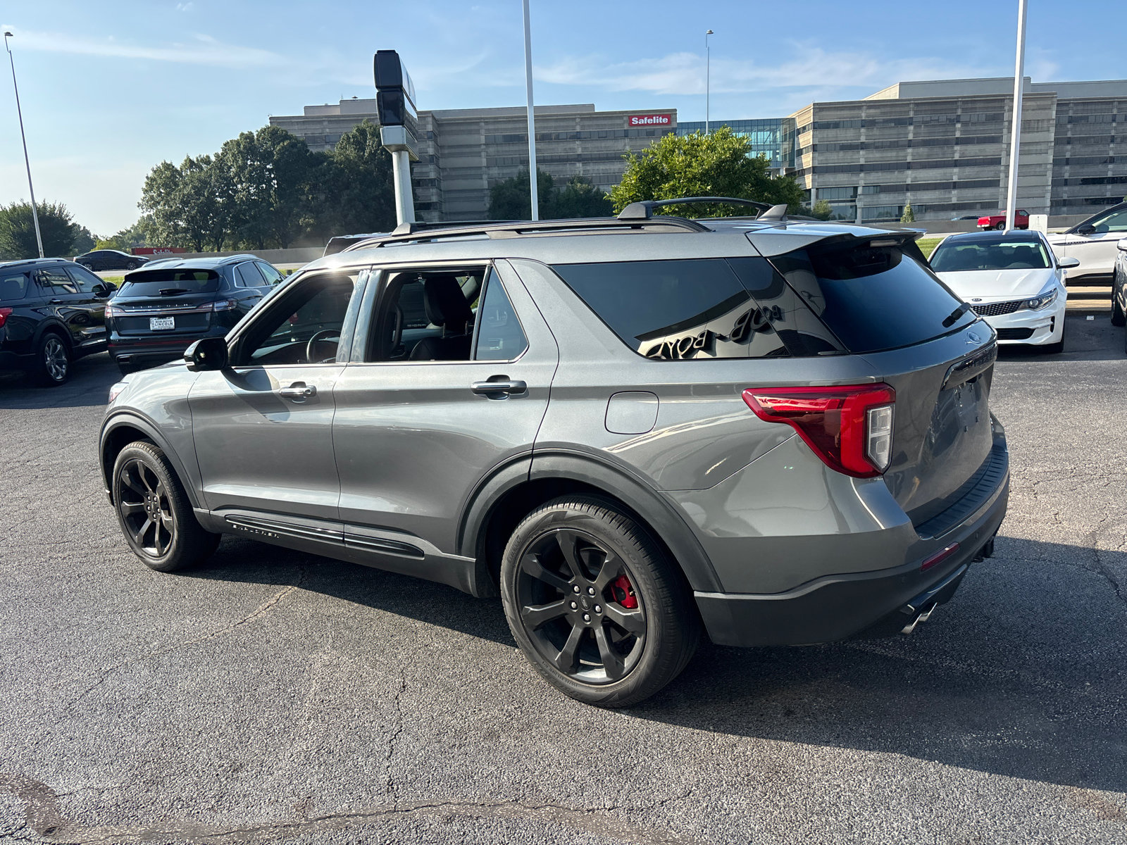 Used 2023 Ford Explorer ST w/ Equipment Group 401A AWD/4WD image 5
