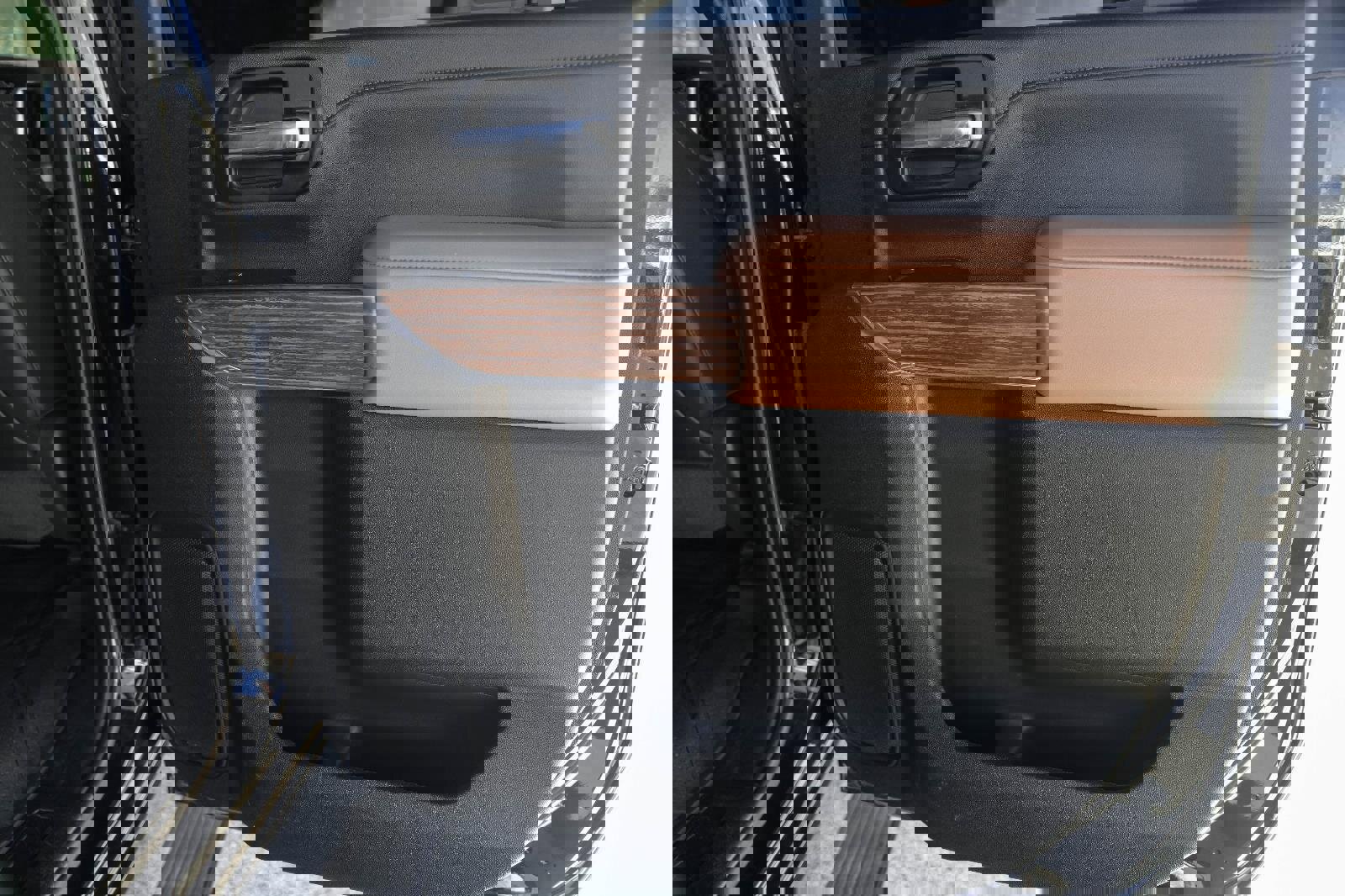 Used 2022 Chevrolet Silverado 3500 High Country image 34