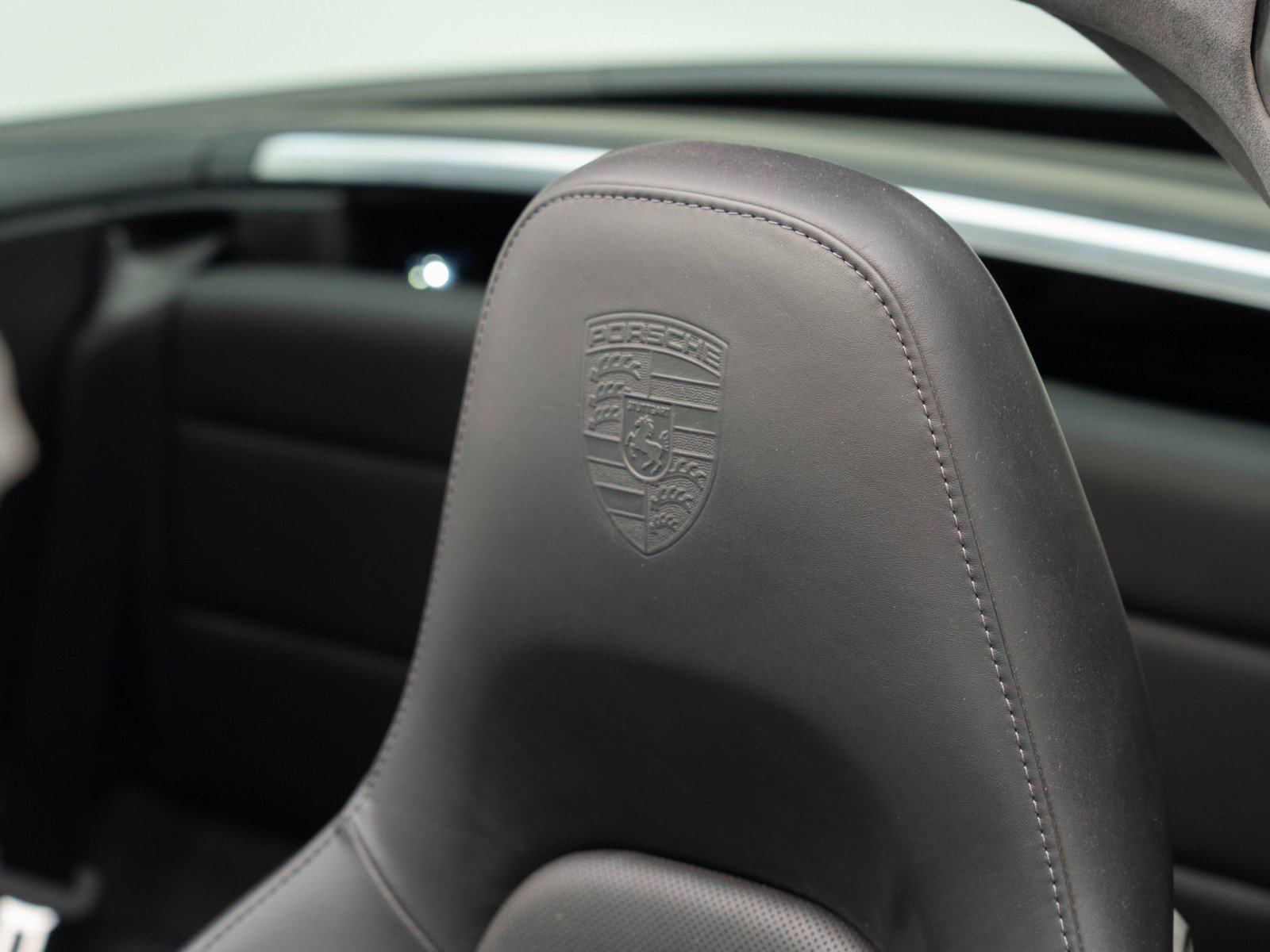 Certified 2018 Porsche 911 Targa 4S AWD/4WD image 19