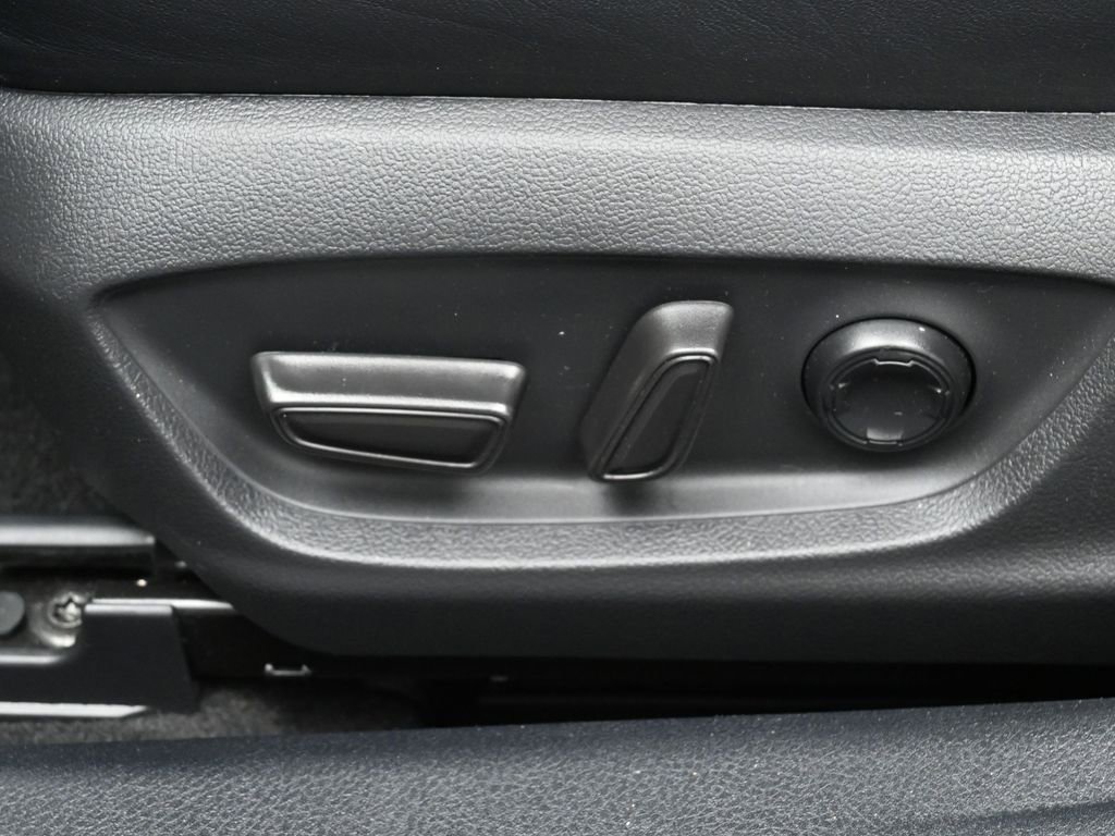 Certified 2020 Toyota Avalon Touring w/ Advanced Safety Package FWD image 10