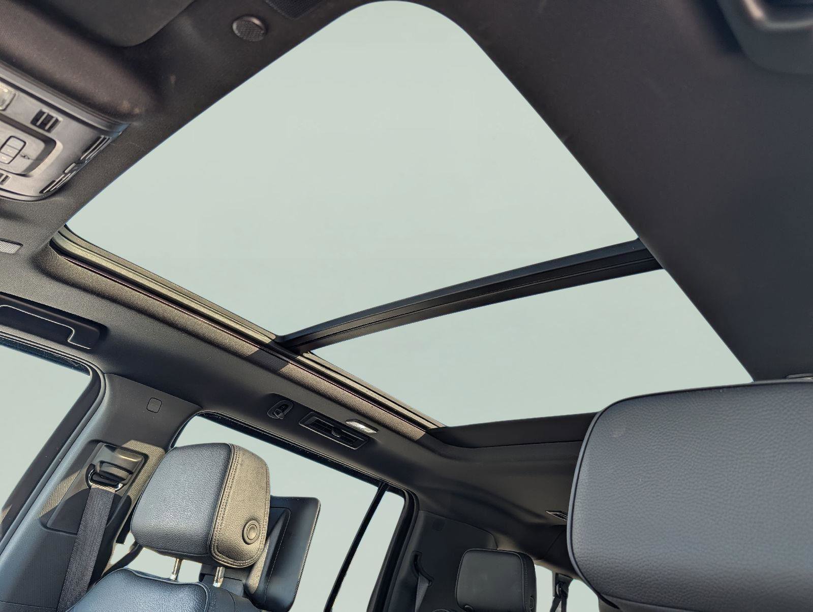 Used 2023 GMC Yukon XL Denali w/ Advanced Technology Package image 27