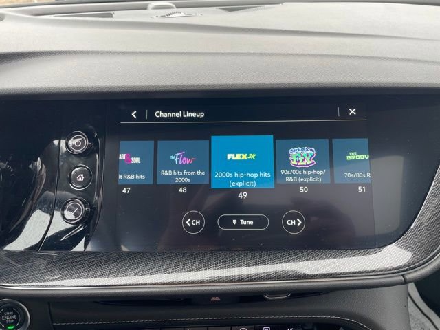 Used 2023 Buick Envision Essence w/ Sport Touring Package image 25