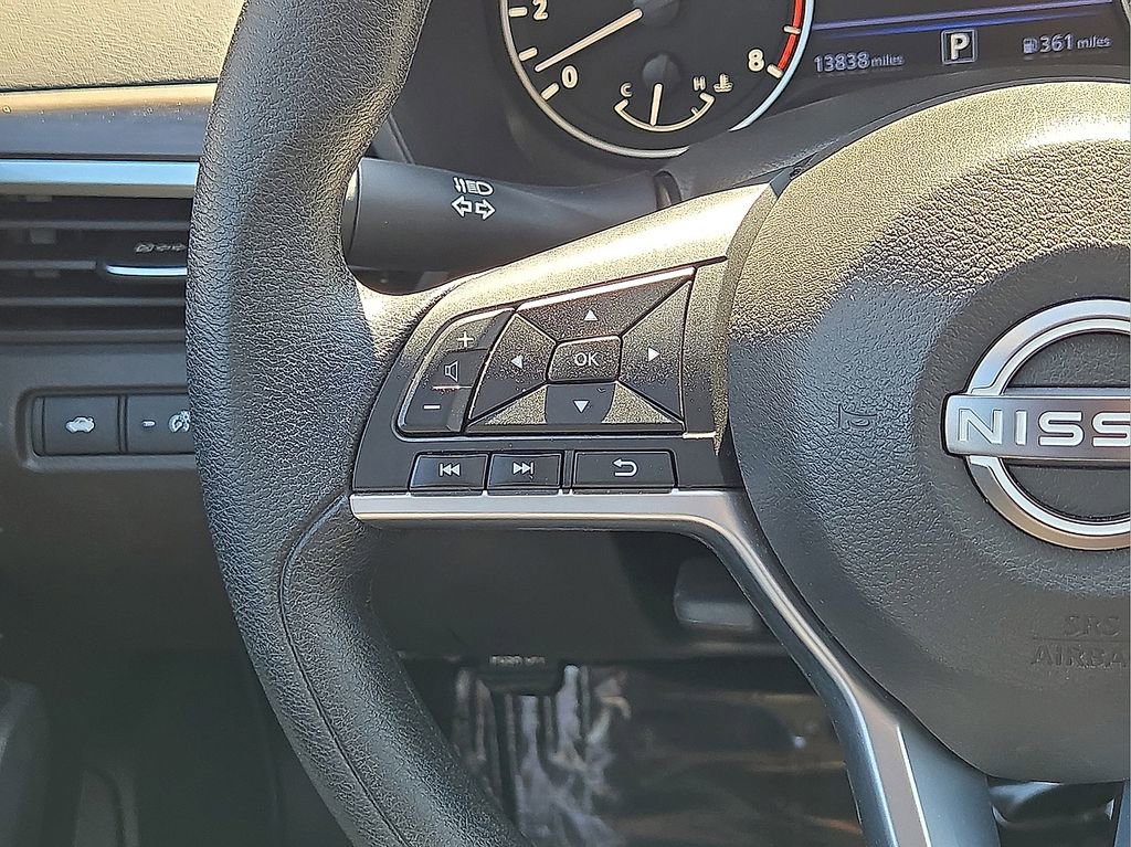 Used 2025 Nissan Altima 2.5 SV image 17