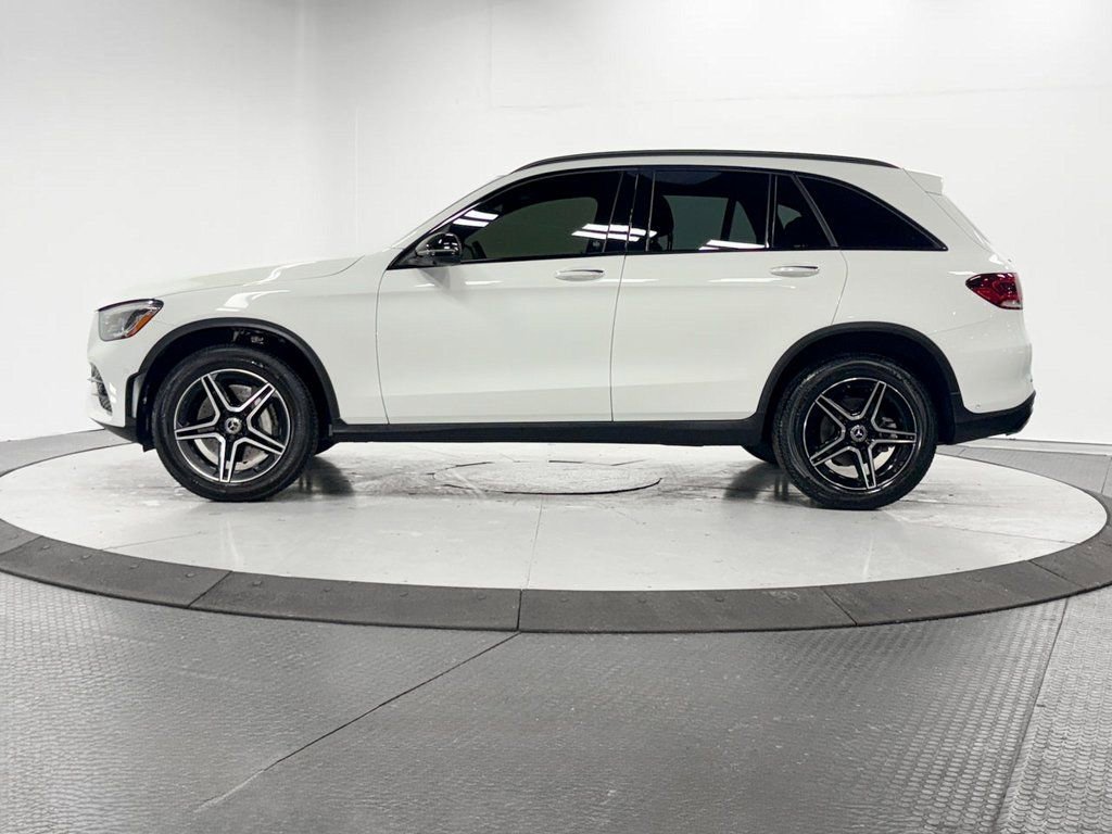 Certified 2022 Mercedes-Benz GLC 300 4MATIC w/ AMG Line image 4