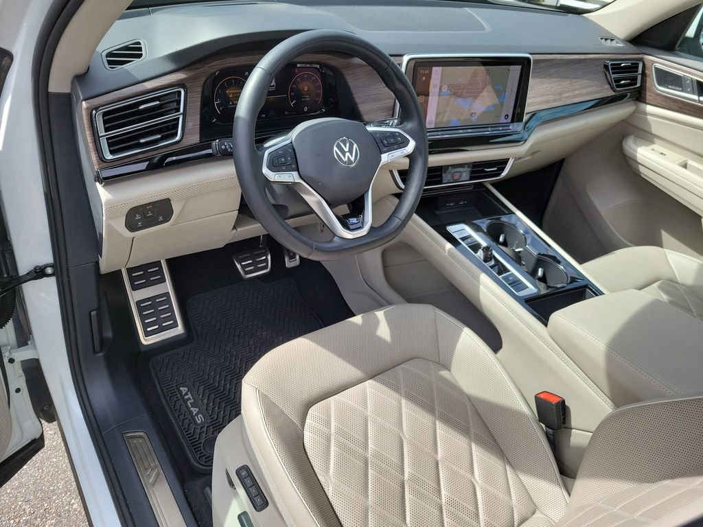 Used 2024 Volkswagen Atlas SEL Premium R-Line AWD/4WD image 23