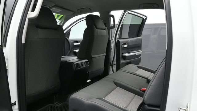 Used 2017 Toyota Tundra SR5 w/ SR5 Upgrade Package AWD/4WD image 21