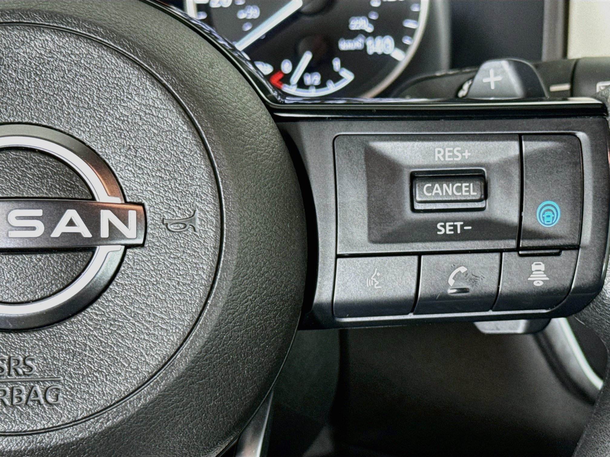 Used 2023 Nissan Rogue SV FWD image 13