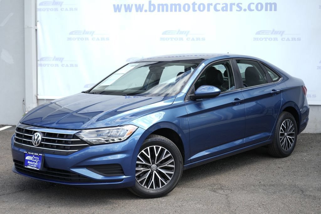 Used 2021 Volkswagen Jetta SE w/ SE Cold Weather Package FWD image 2