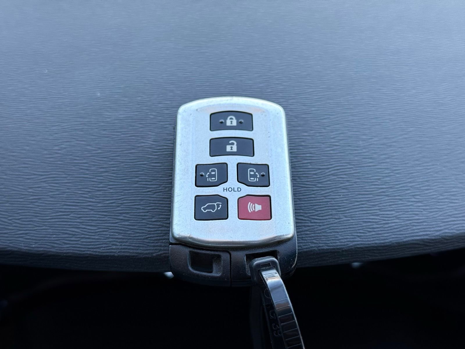 Used 2013 Toyota Sienna XLE w/ Premium Pkg image 55