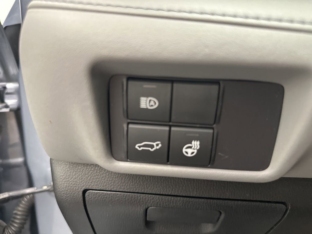 Used 2020 Toyota Highlander Limited image 24