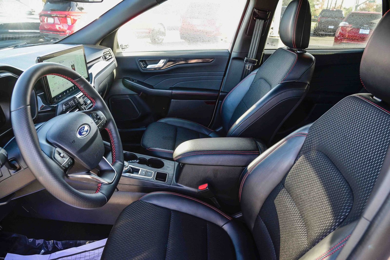 Used 2025 Ford Escape ST-Line w/ Equipment Group 301A image 18