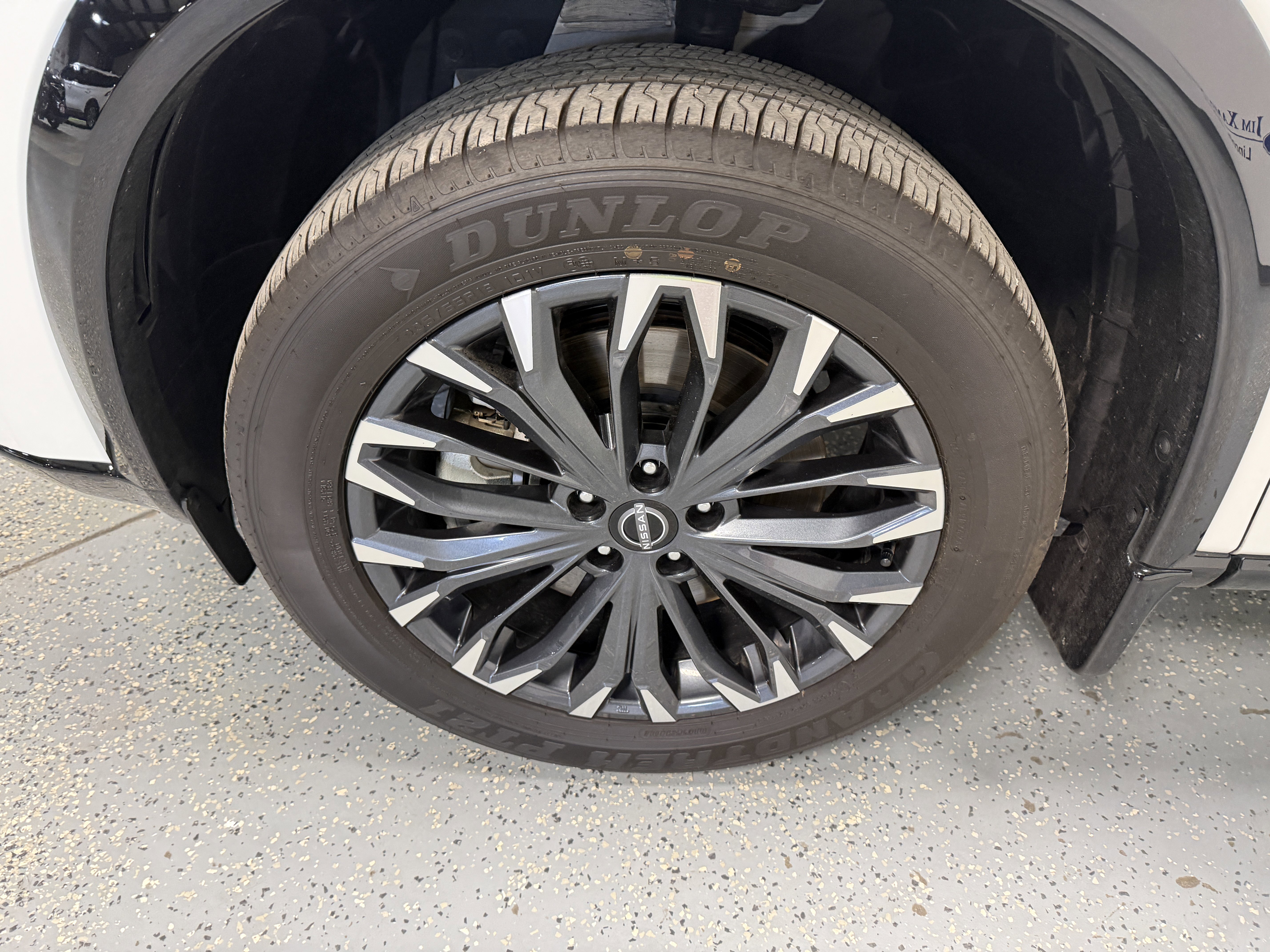 Used 2025 Nissan Rogue Platinum w/ Tech Package AWD/4WD image 30