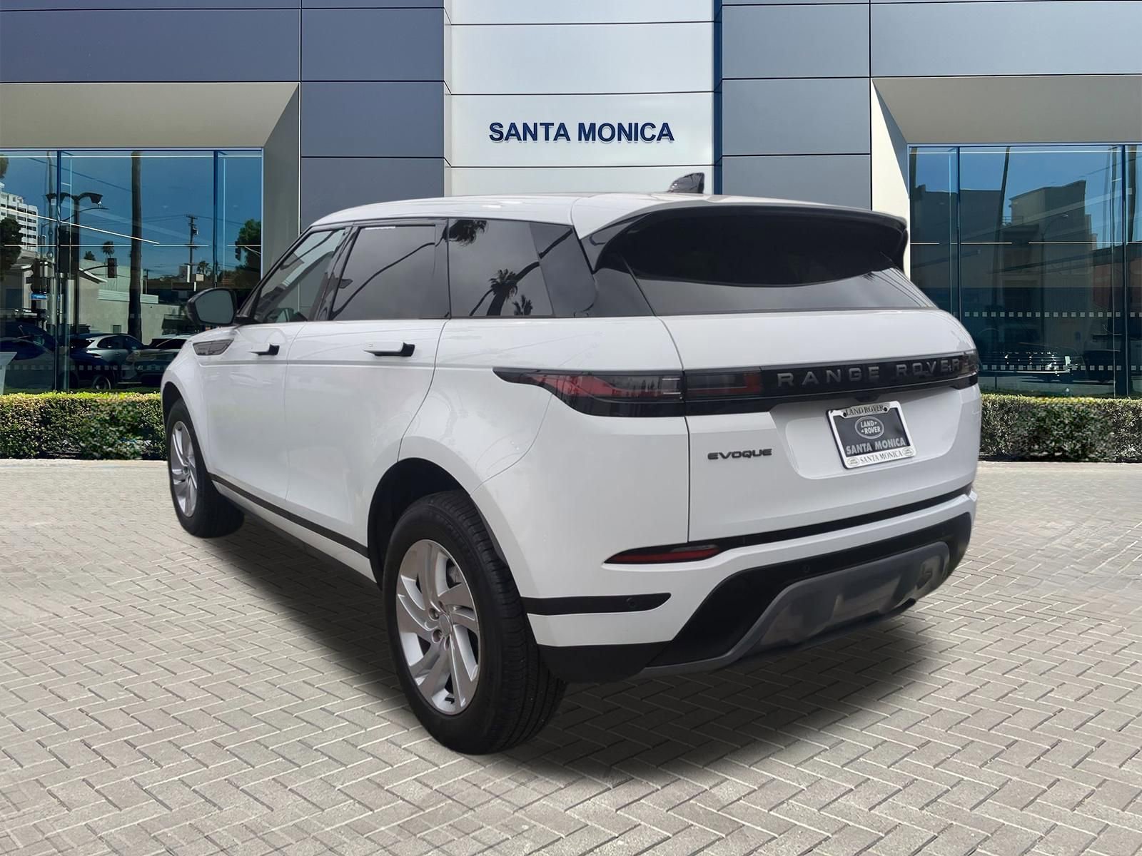 Used 2025 Land Rover Range Rover Evoque S image 3