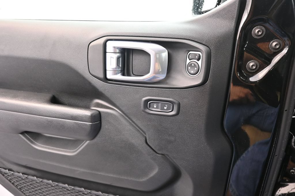Used 2022 Jeep Wrangler Sport AWD/4WD image 14