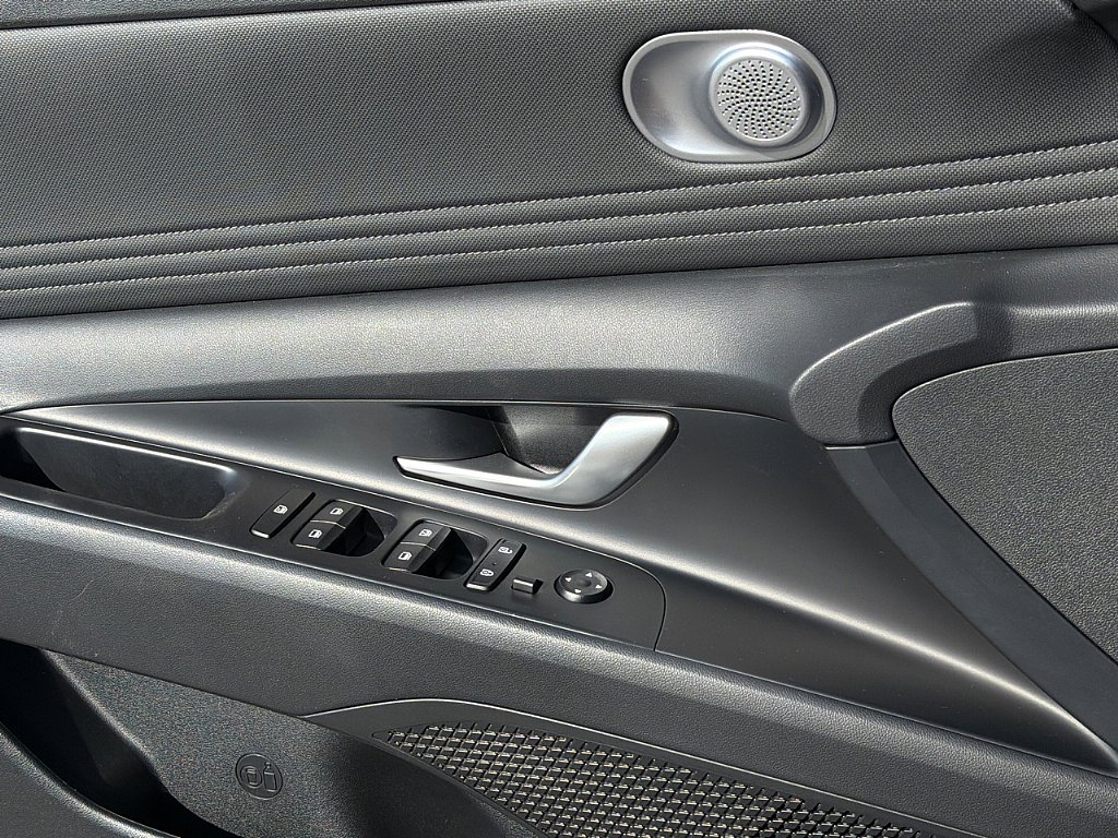 Certified 2023 Hyundai Elantra SEL w/ Convenience Package image 22