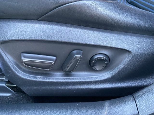 Used 2020 Toyota Corolla XSE image 26