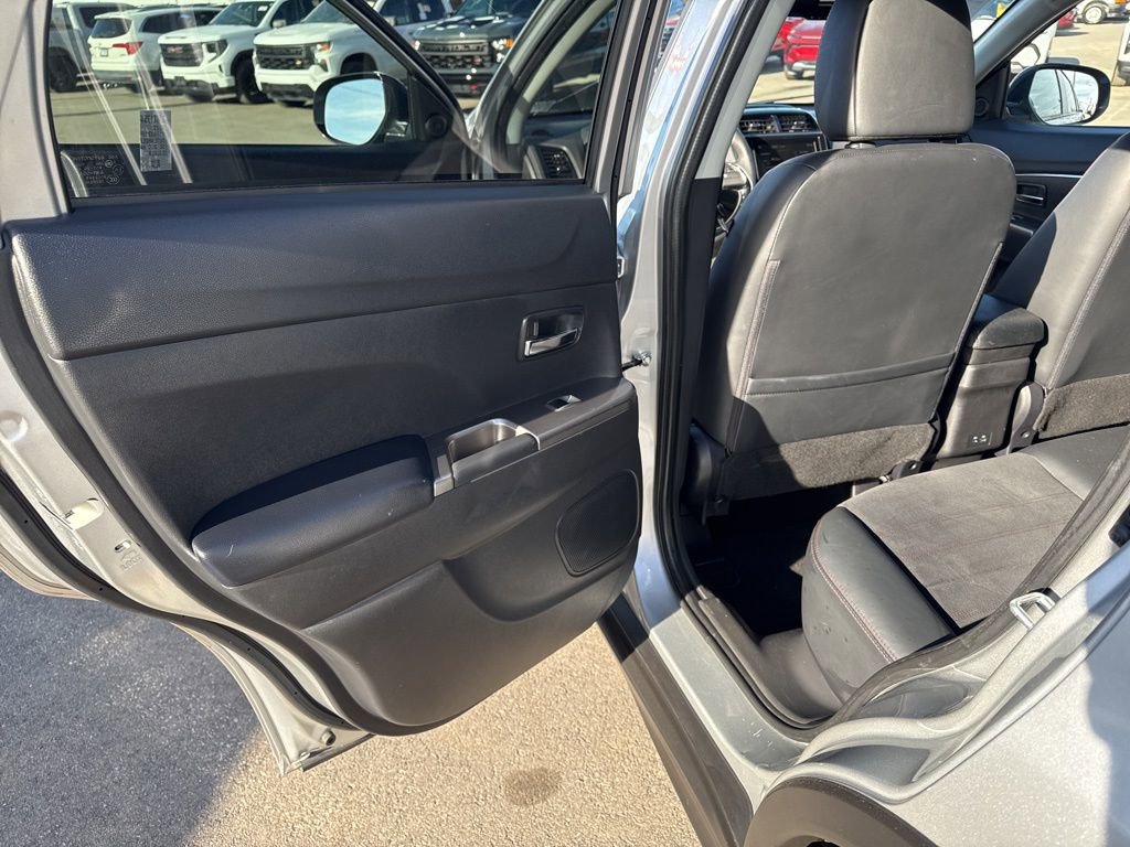 Used 2023 Mitsubishi Outlander Sport ES image 27