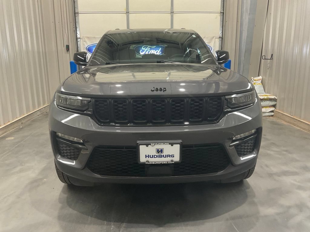 Used 2025 Jeep Grand Cherokee Limited w/ Black Appearance Package RWD image 2