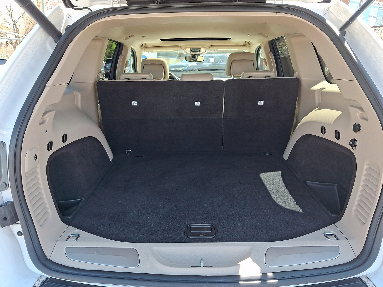 Used 2019 Jeep Grand Cherokee Limited image 29