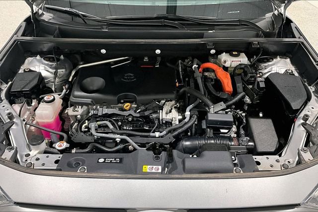 Used 2021 Toyota RAV4 XLE w/ XLE Grade Weather Package image 32