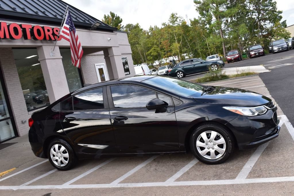 Used 2017 Chevrolet Cruze LS FWD image 6