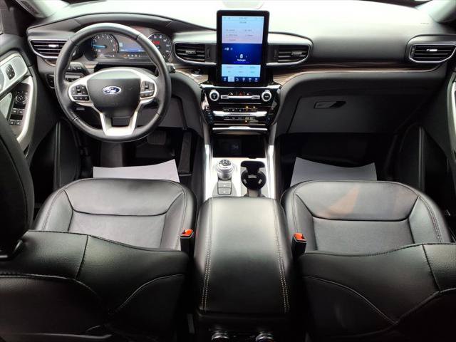Used 2023 Ford Explorer Limited w/ Limited Technology Package AWD/4WD image 8
