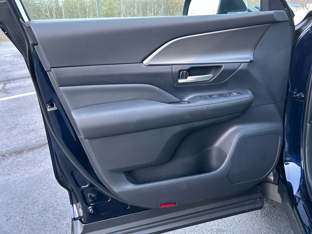 New 2026 Toyota Grand Highlander XLE AWD/4WD image 18