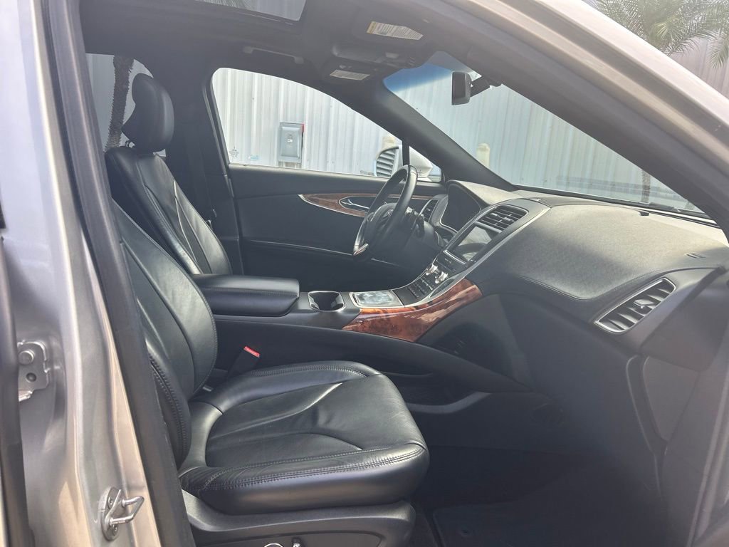 Used 2017 Lincoln MKX Reserve image 34