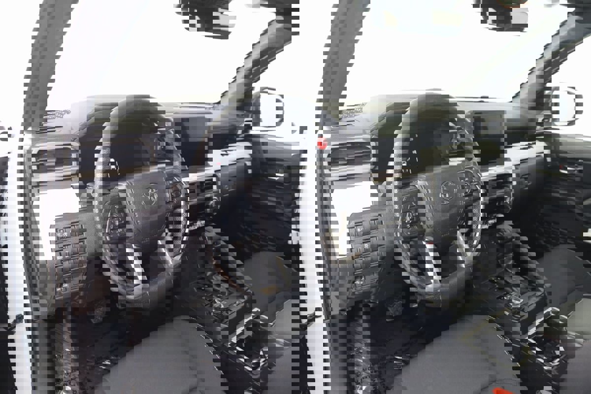 Used 2024 Toyota Tacoma TRD Off-Road image 24