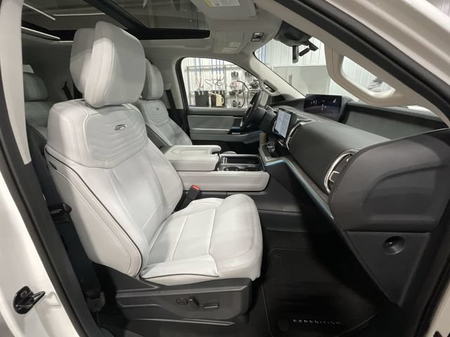 New 2026 Ford Expedition Platinum w/ Platinum Ultimate Package AWD/4WD image 31