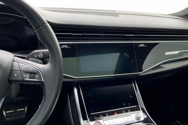 Used 2023 Audi SQ7 Premium Plus w/ Executive Package image 6
