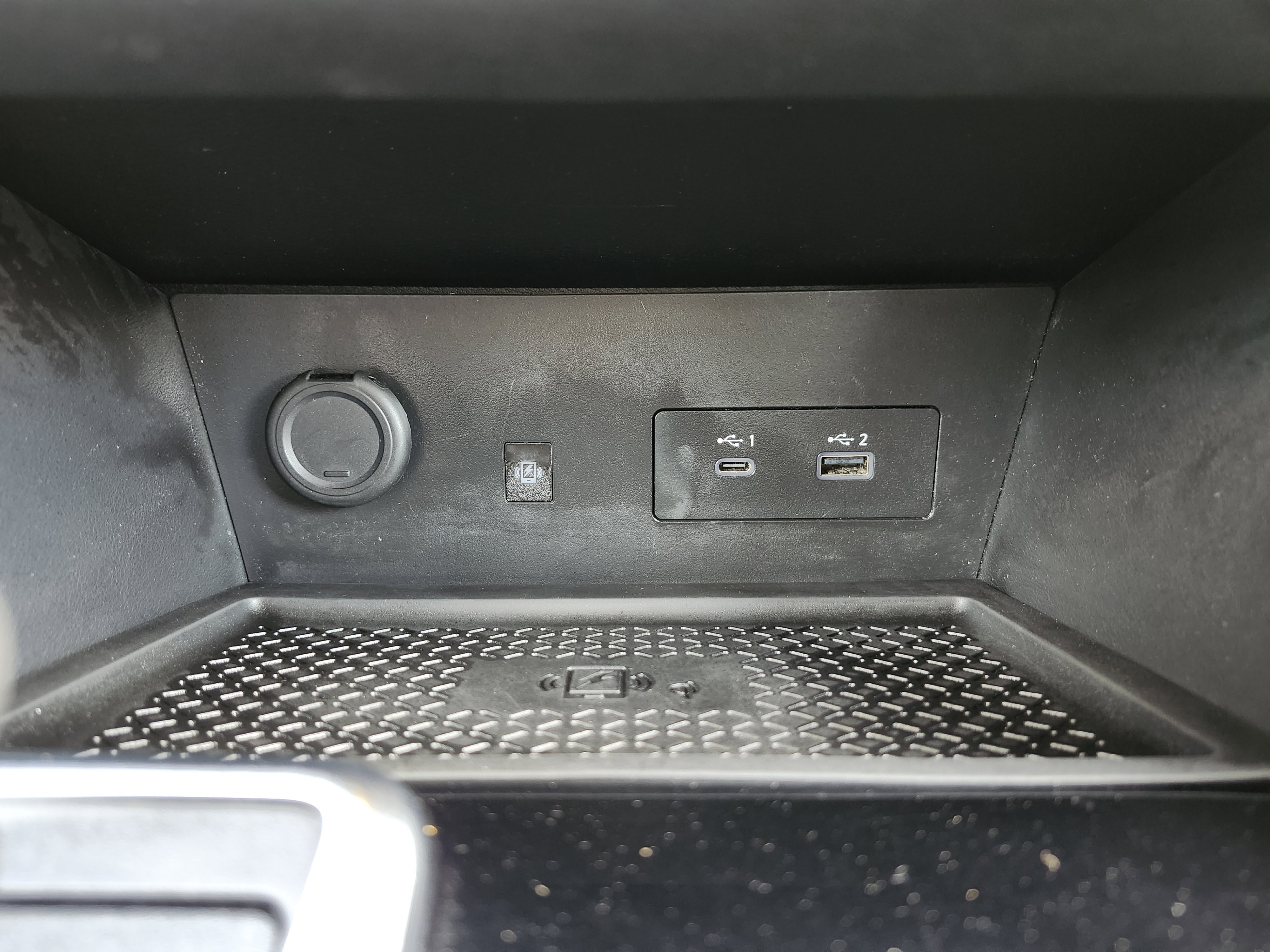 Used 2024 Nissan Pathfinder SL AWD/4WD image 10