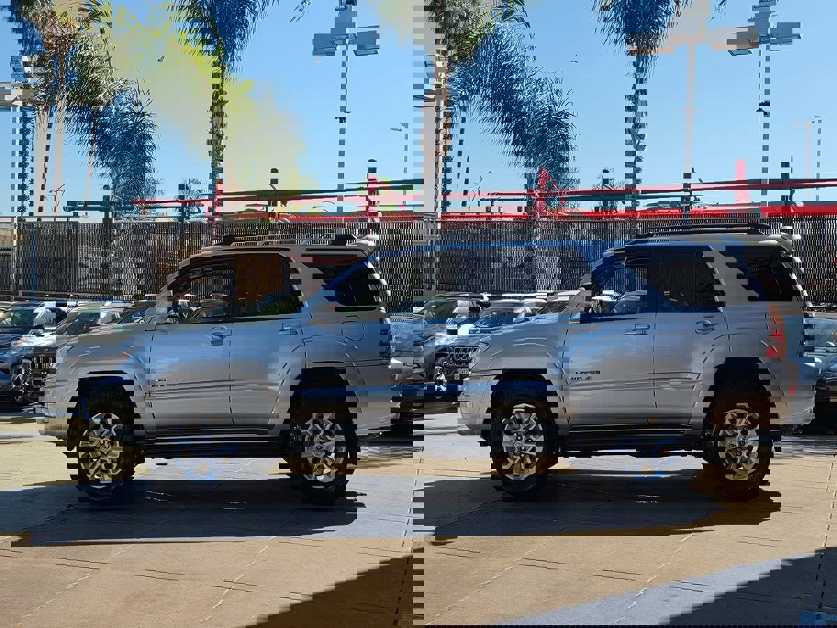 Used 2005 Toyota 4Runner Limited image 7