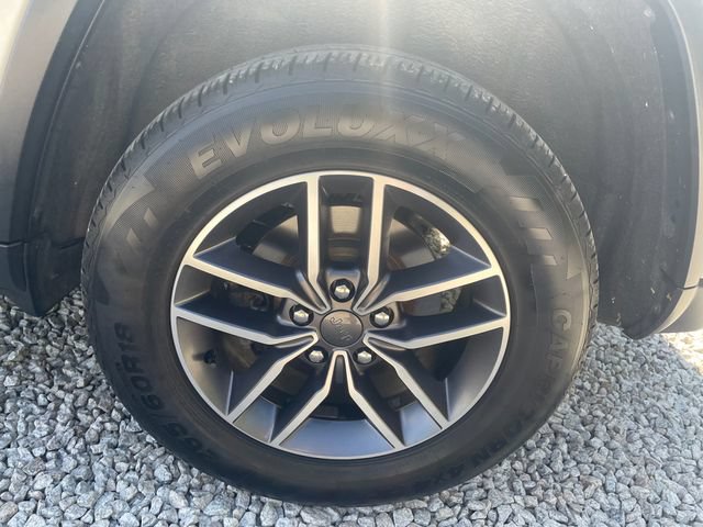 Used 2020 Jeep Grand Cherokee Limited AWD/4WD image 19
