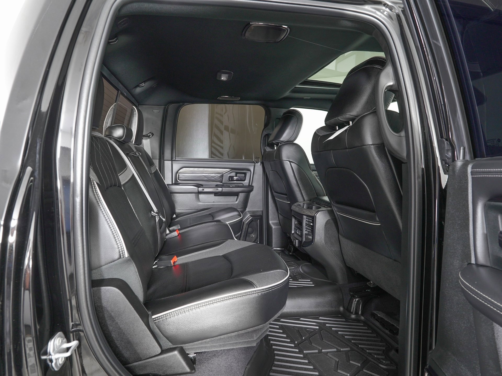 Used 2025 RAM 3500 Limited image 10