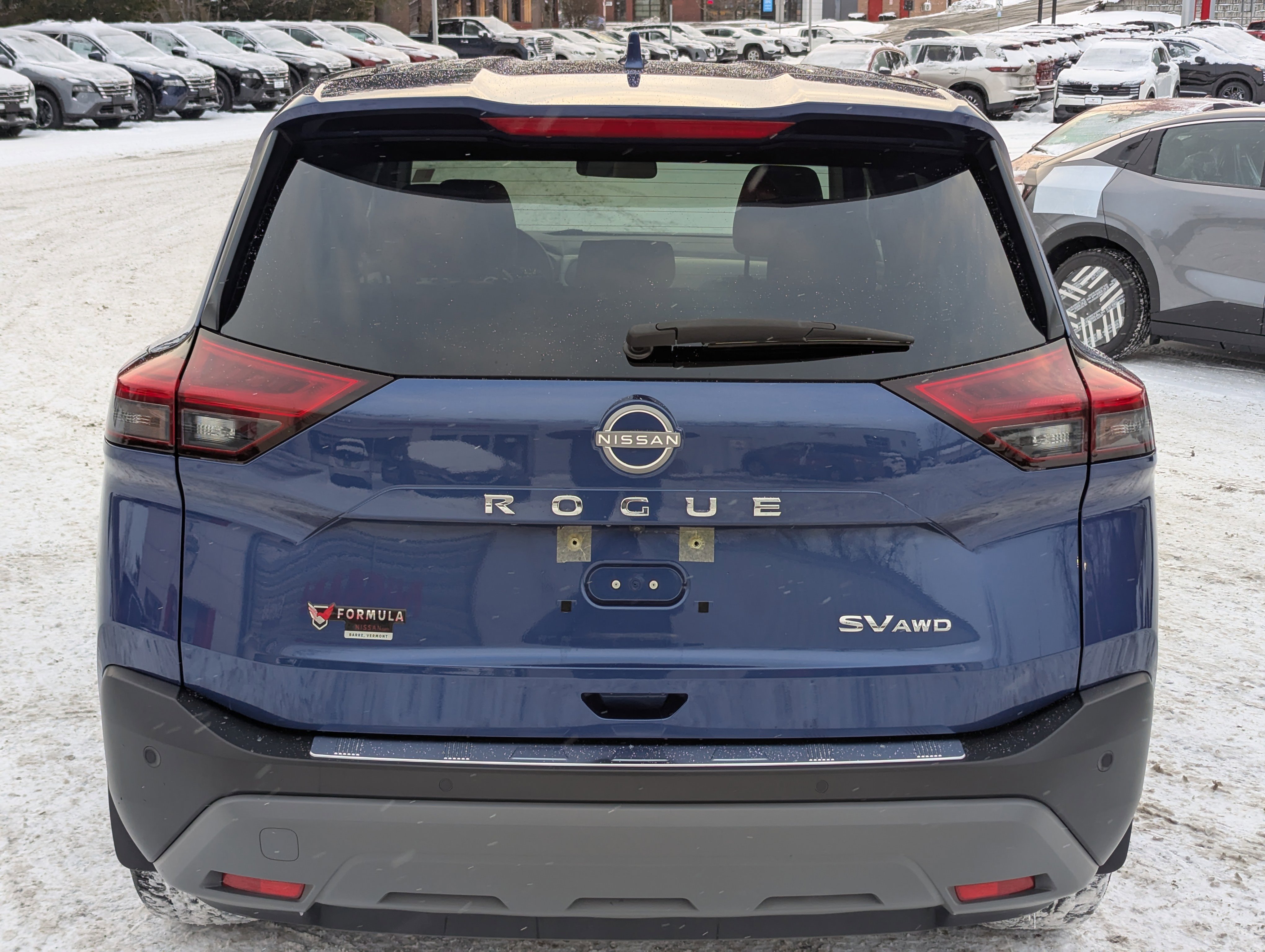 Used 2023 Nissan Rogue SV image 6