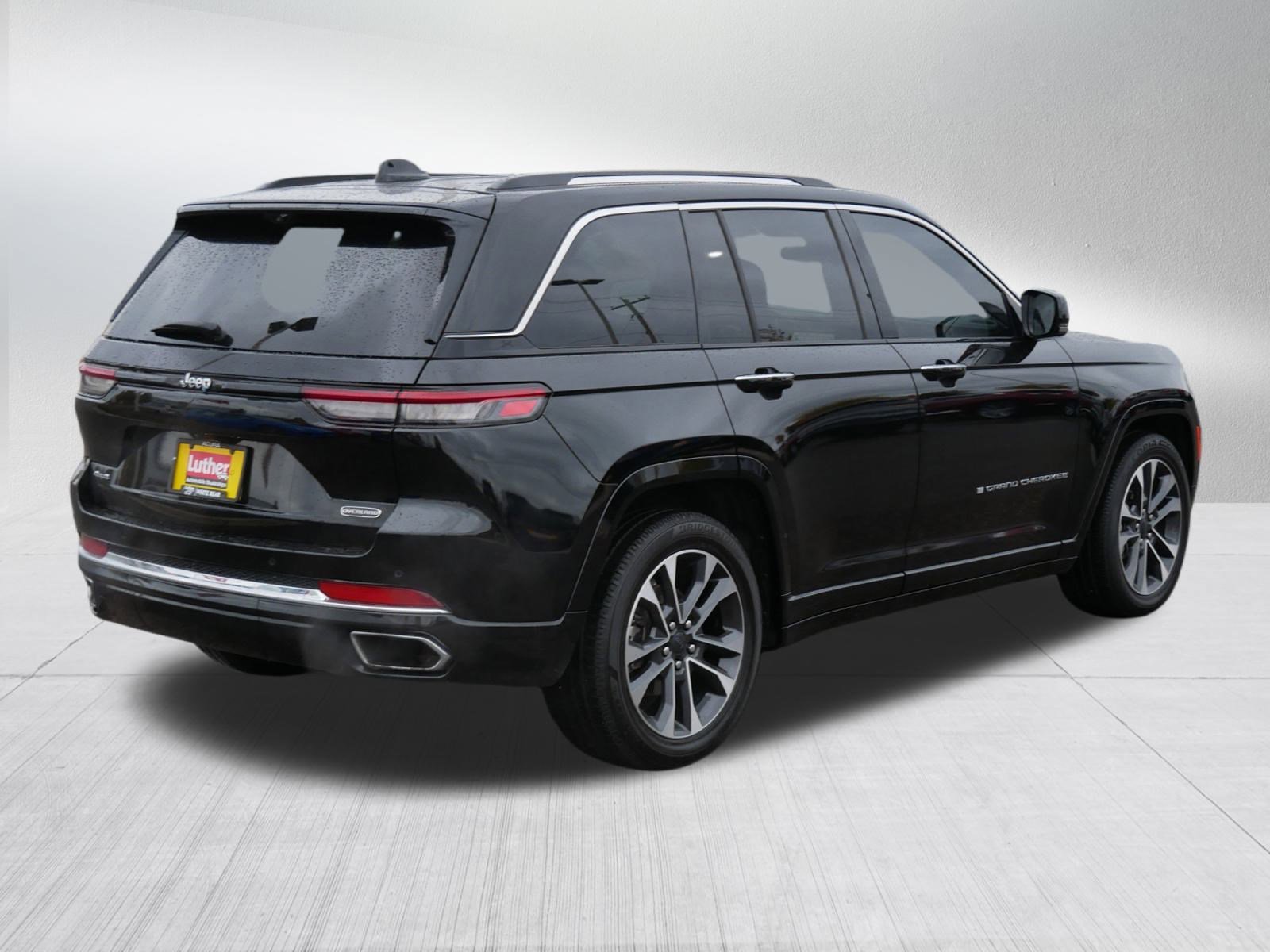 Used 2022 Jeep Grand Cherokee Overland w/ Luxury Tech Group IV image 7