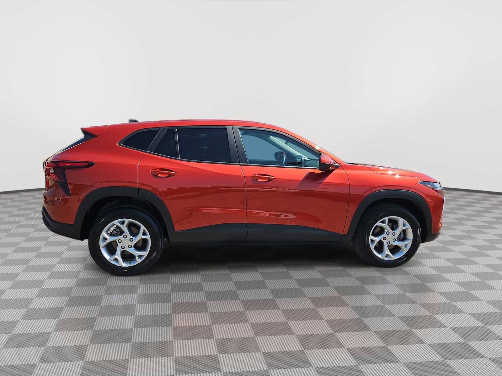 Certified 2024 Chevrolet Trax LS w/ LS Convenience Package image 9