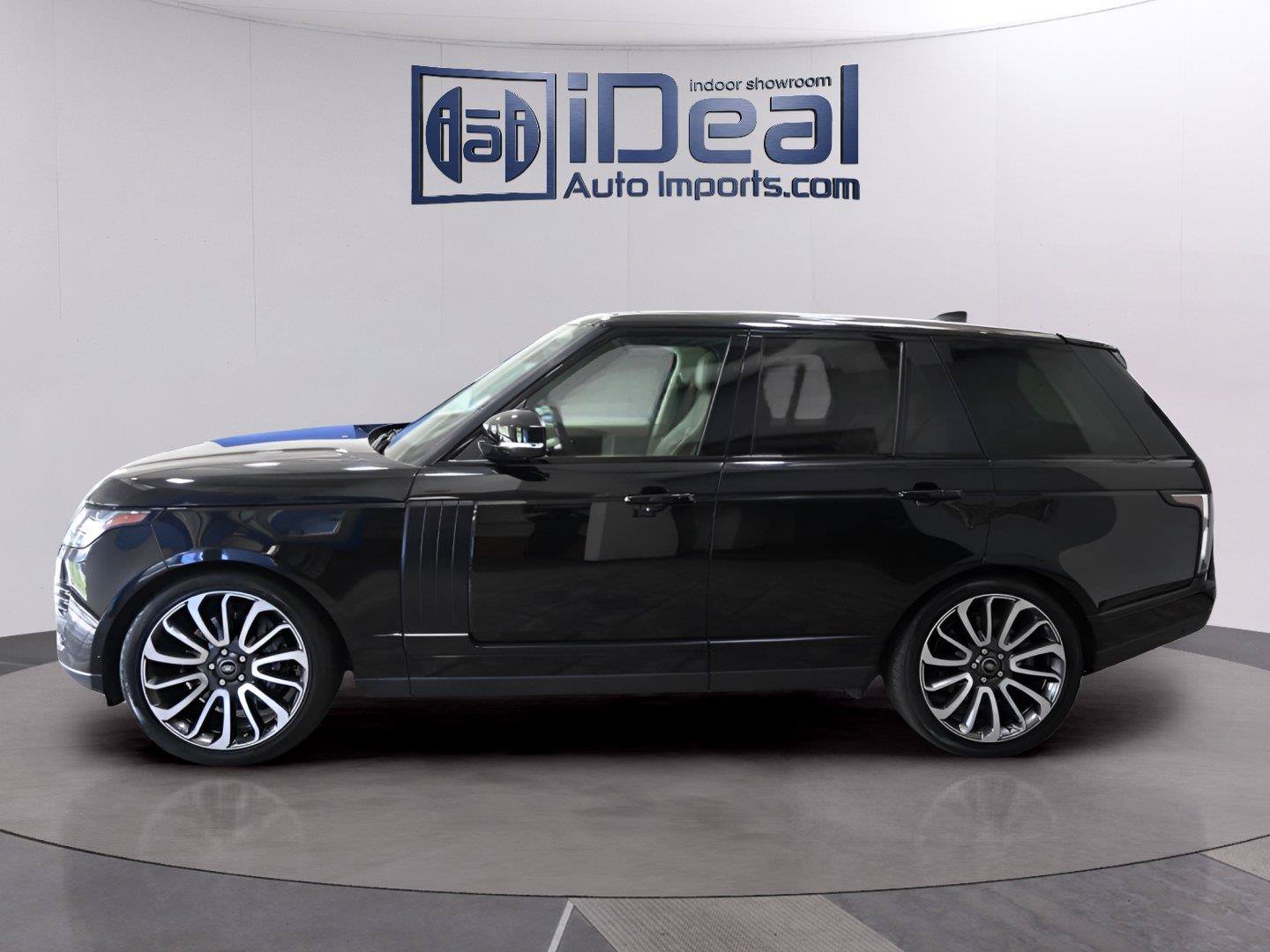 Used 2019 Land Rover Range Rover Supercharged AWD/4WD image 2