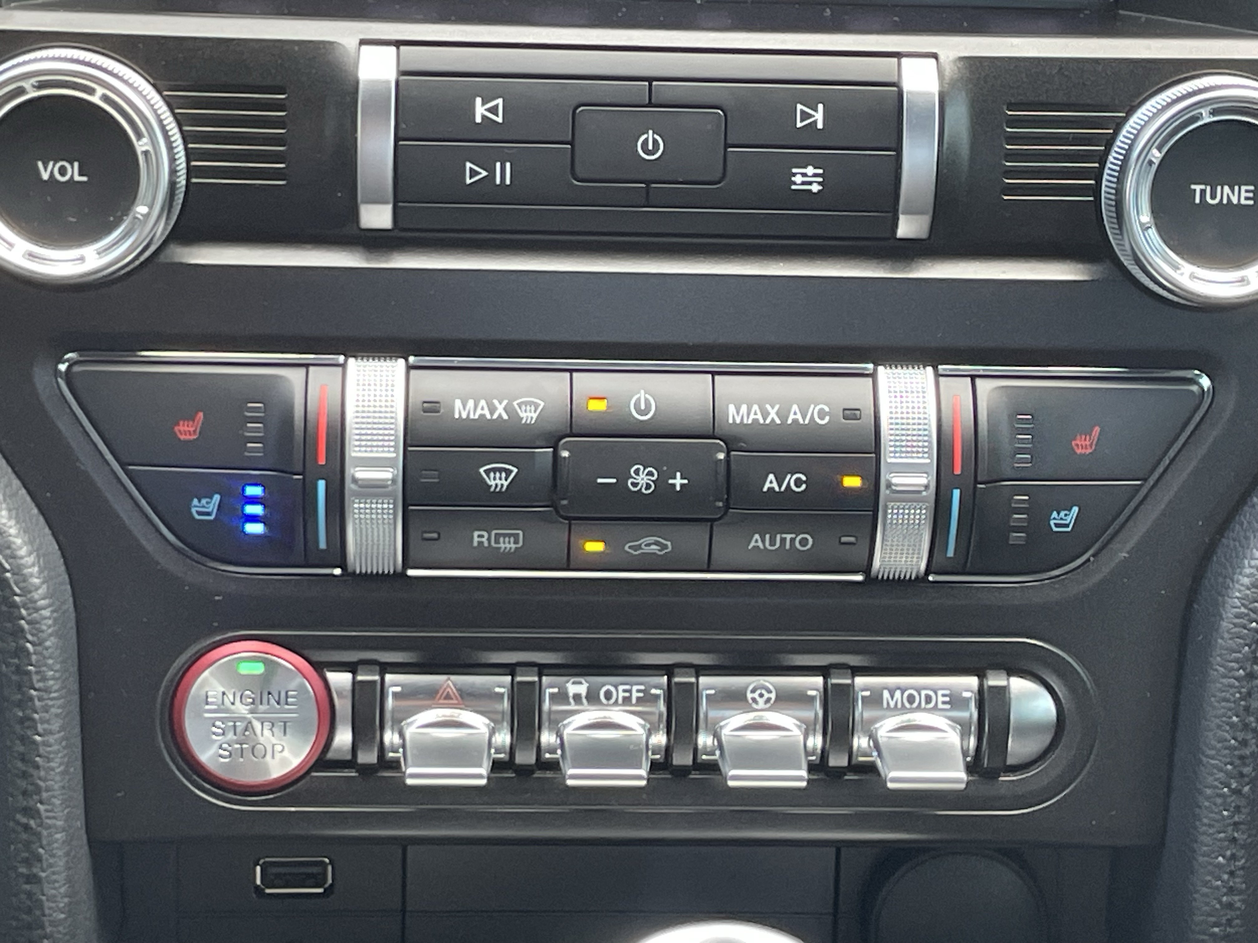 Used 2019 Ford Mustang GT Premium w/ Equipment Group 401A RWD image 28